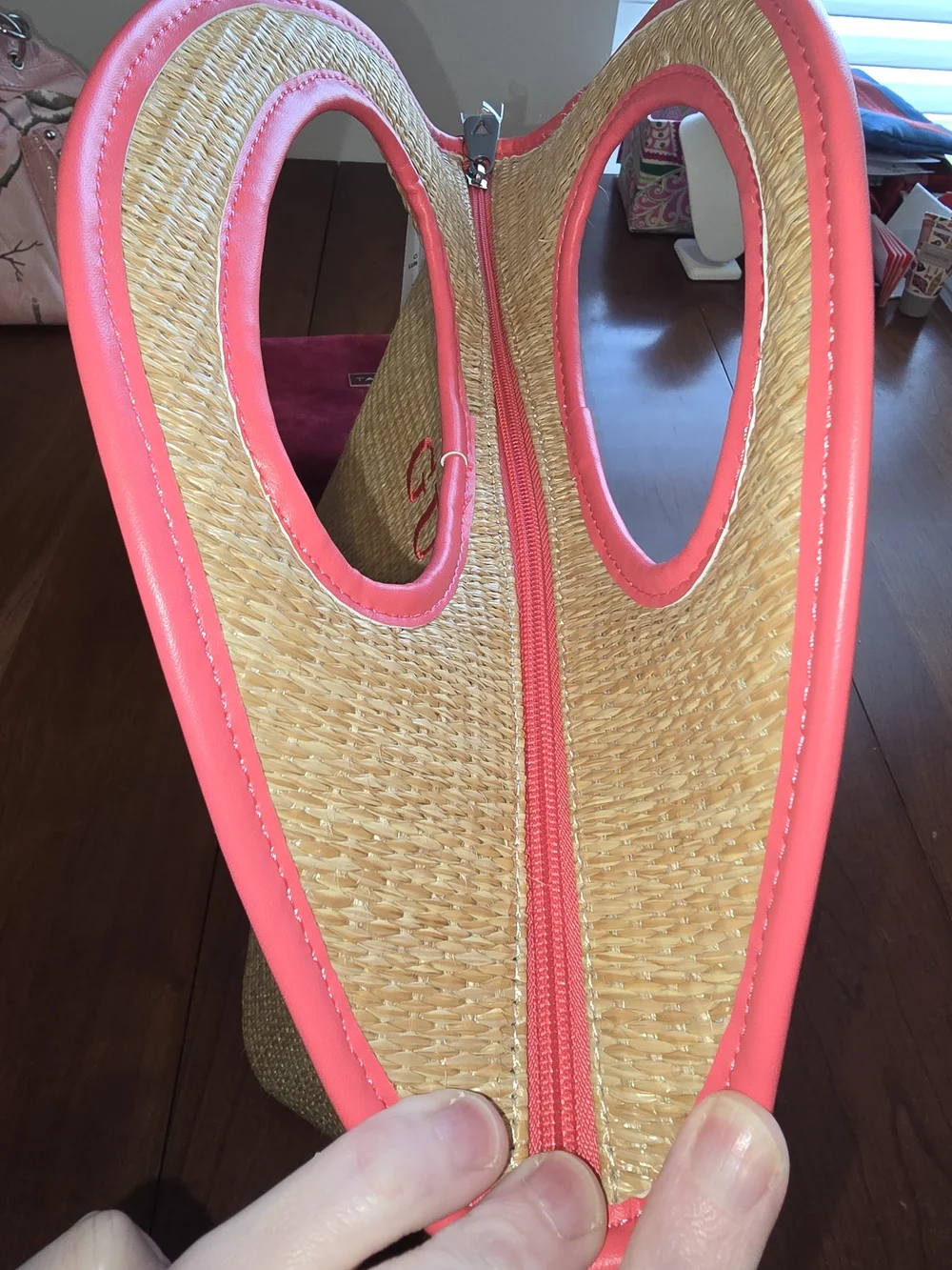 GUESS NWT Natural Straw Lunch Tote w/ Pink Trim and Embroidered Tropical Motifs